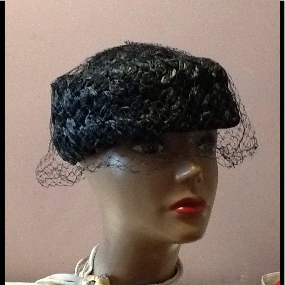 Ladies rattan pillbox black hat